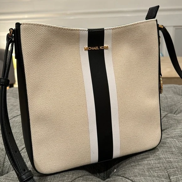 Michael Kors Bag Charlotte Canvas Crossbody - Picture 10 of 17